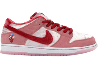 NIKE SB DUNK LOW - STRANGE LOVE